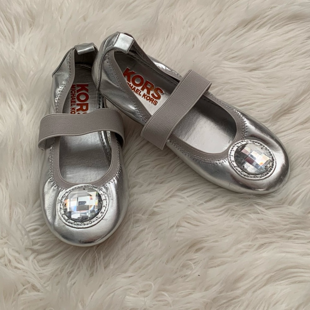 2024.Michael Kors flats
